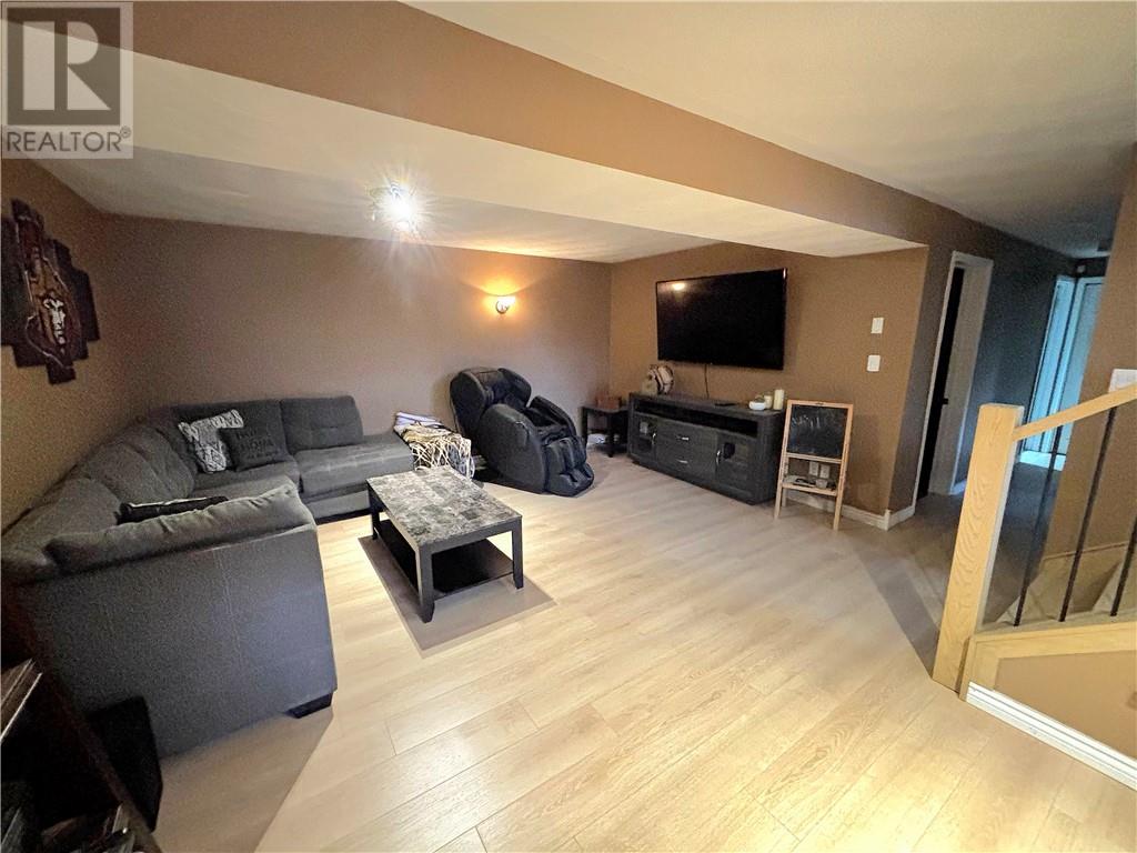 3247 Lina Street, Val Caron, Ontario P3N 1C8 - Photo 15 - 2129711