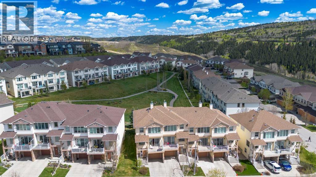 296 Sunset Point, Cochrane, Alberta T4C 0K8 - Photo 2 - A2338909