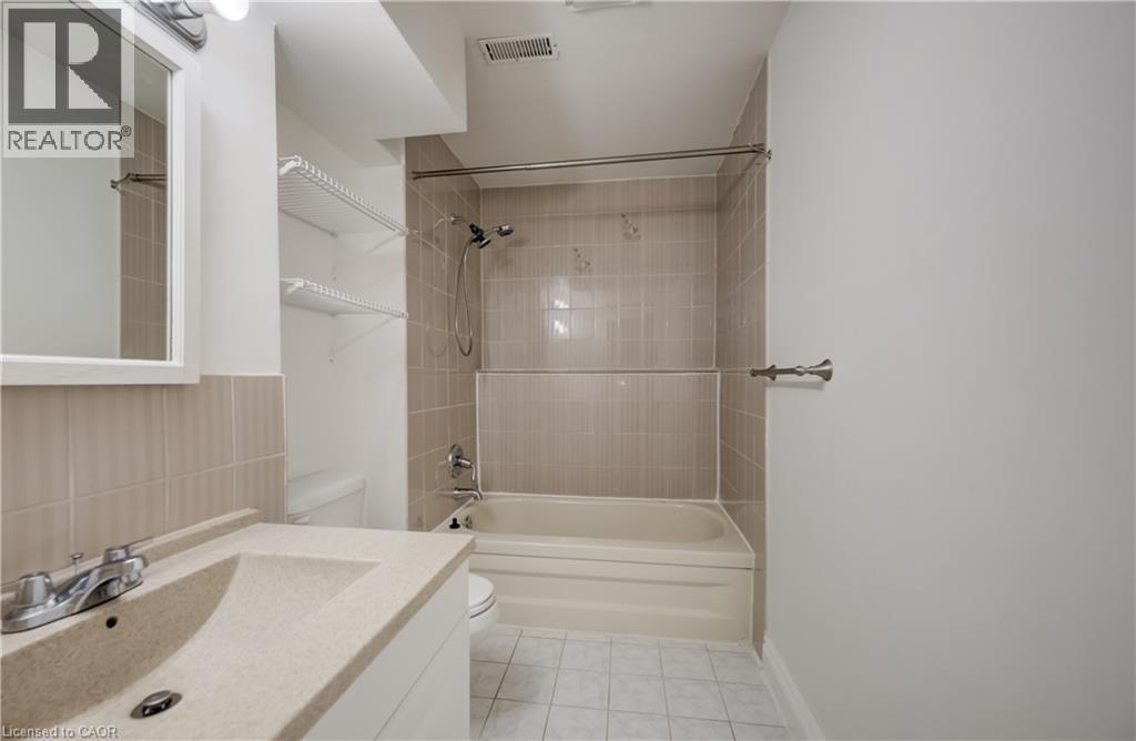 197 Southwood Drive, Kitchener, Ontario  N2E 2B2 - Photo 35 - 40850201