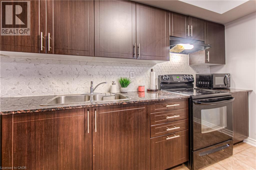 2420 Baronwood Drive Unit# 32-01, Oakville, Ontario  L6M 0X6 - Photo 14 - 40856481