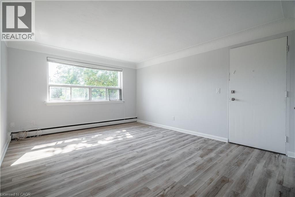 2161 Ghent Avenue Unit# 7, Burlington, Ontario  L7R 1Y6 - Photo 3 - 40841954