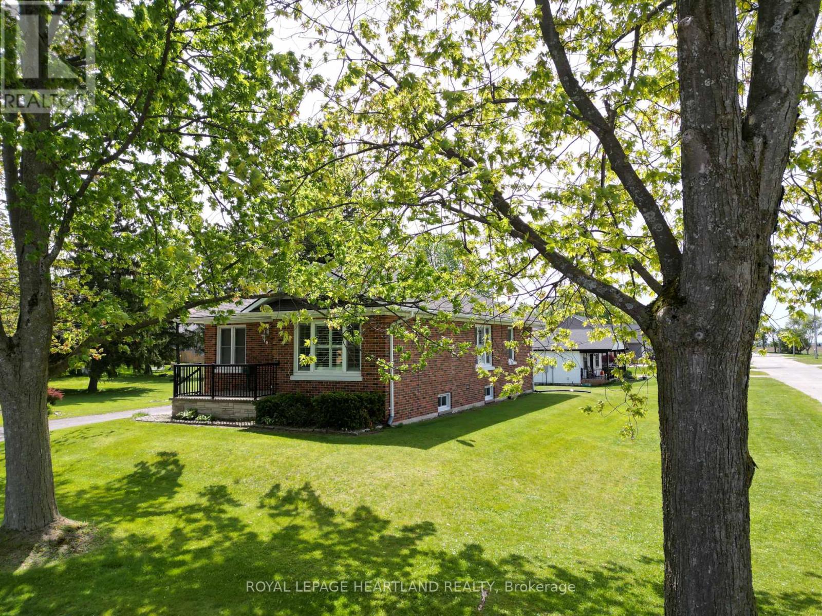 19 Centre Street, Bluewater, Ontario  N0M 2T0 - Photo 3 - X13152006