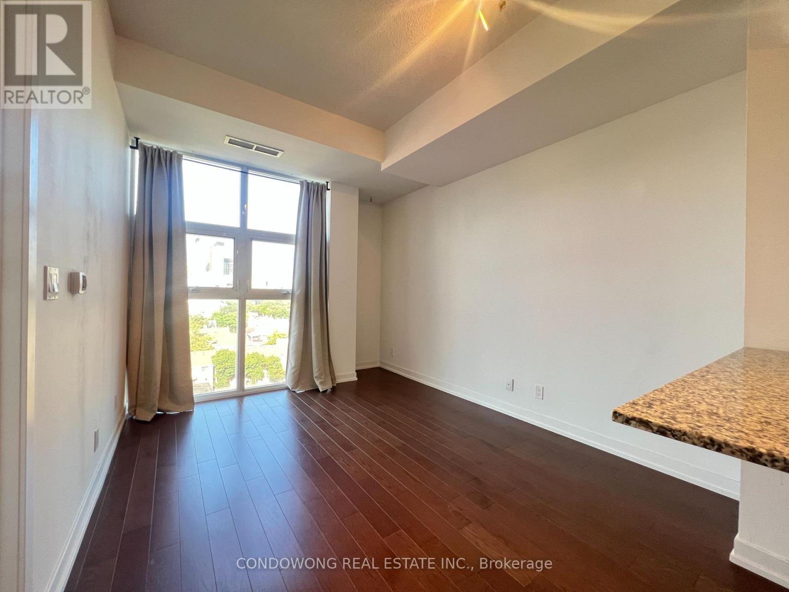1012 - 10 Willison Square, Toronto, Ontario  M5T 0A8 - Photo 10 - C13707510
