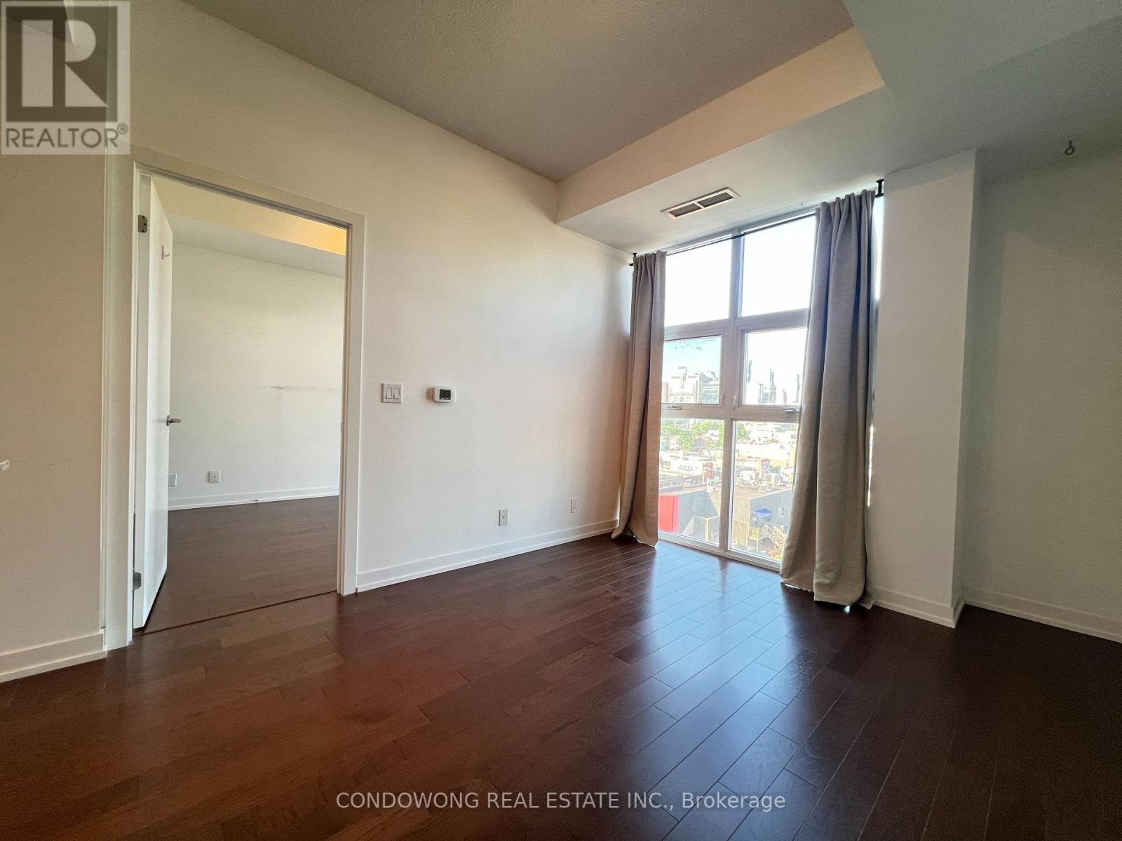 1012 - 10 Willison Square, Toronto, Ontario  M5T 0A8 - Photo 11 - C13707510