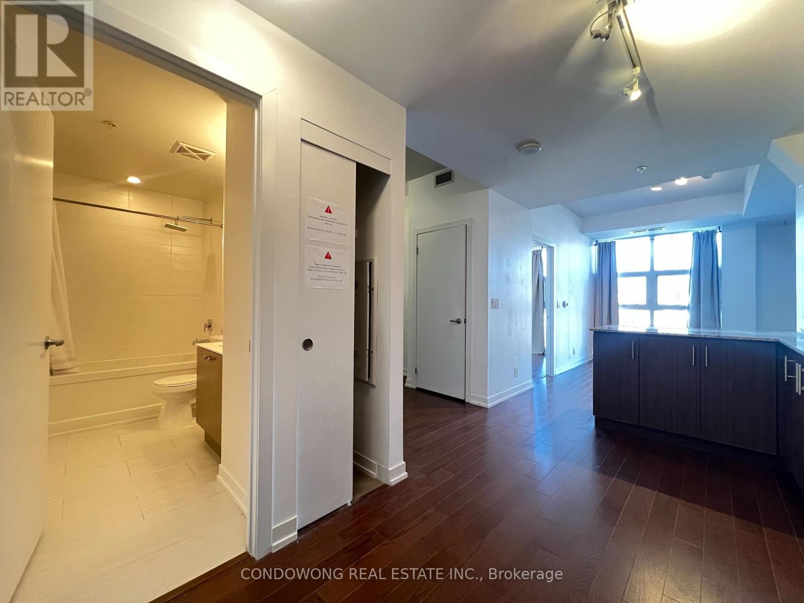 1012 - 10 Willison Square, Toronto, Ontario  M5T 0A8 - Photo 3 - C13707510