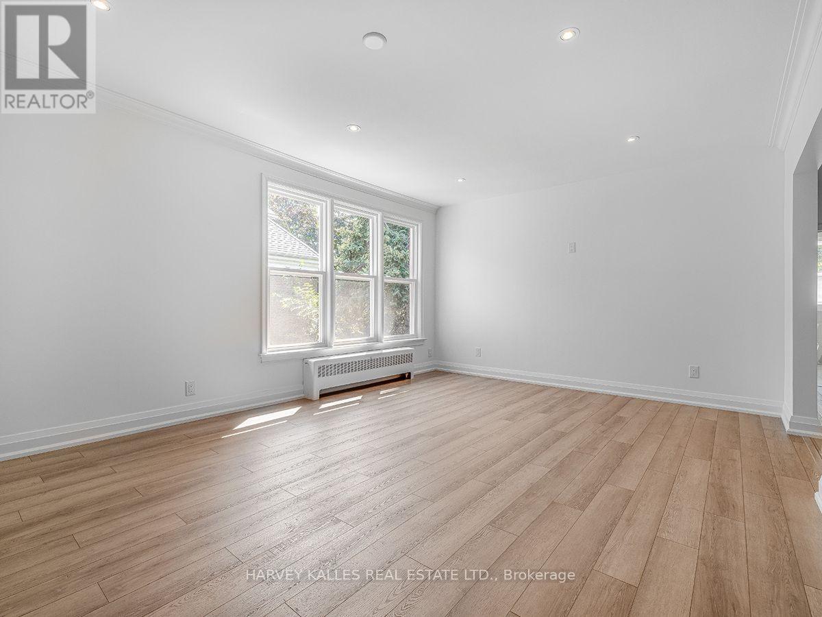 4 - 8 Markdale Avenue, Toronto, Ontario M6C 1S9 - Photo 11 - C13707538