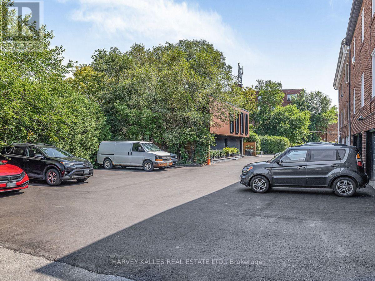 4 - 8 Markdale Avenue, Toronto, Ontario M6C 1S9 - Photo 19 - C13707538