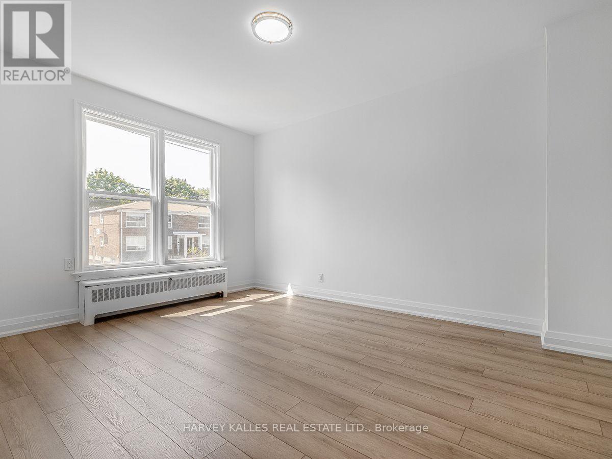 4 - 8 Markdale Avenue, Toronto, Ontario M6C 1S9 - Photo 8 - C13707538