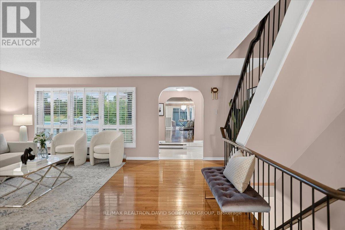 52 Antibes Drive, Toronto, Ontario  M2R 3K5 - Photo 6 - C13707606