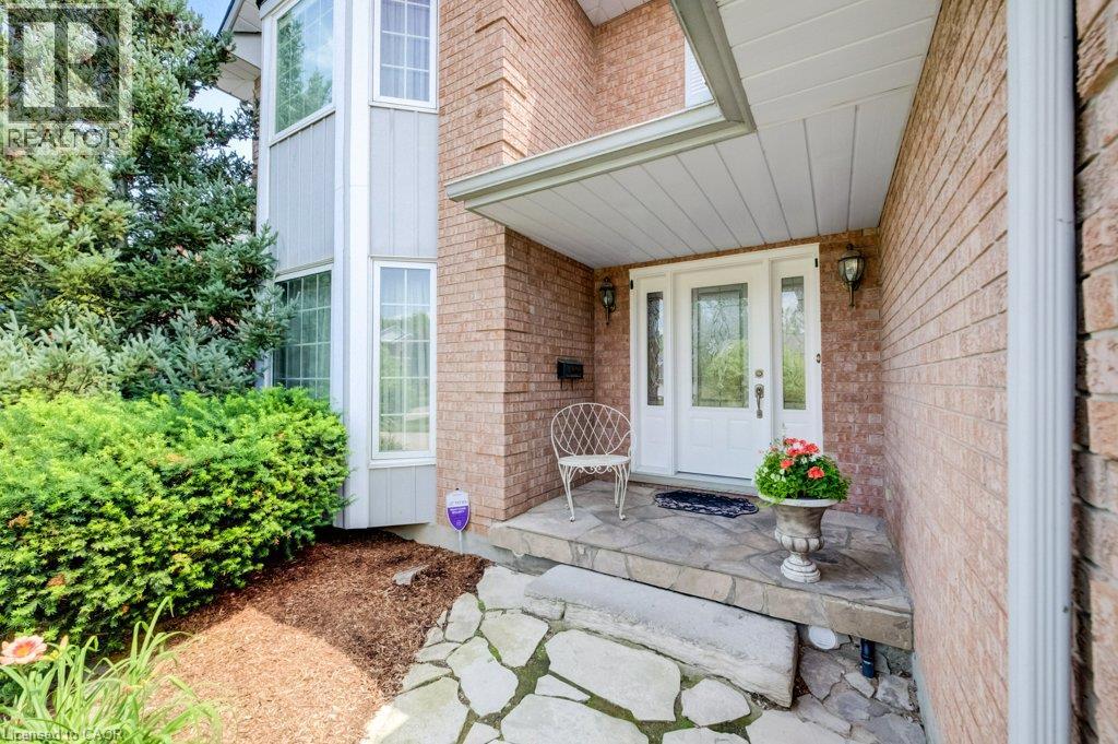 449 Knightsbridge Court, Waterloo, Ontario  N2T 2G5 - Photo 3 - 40843782