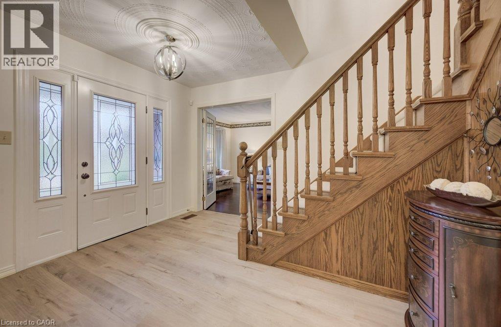 449 Knightsbridge Court, Waterloo, Ontario  N2T 2G5 - Photo 5 - 40843782