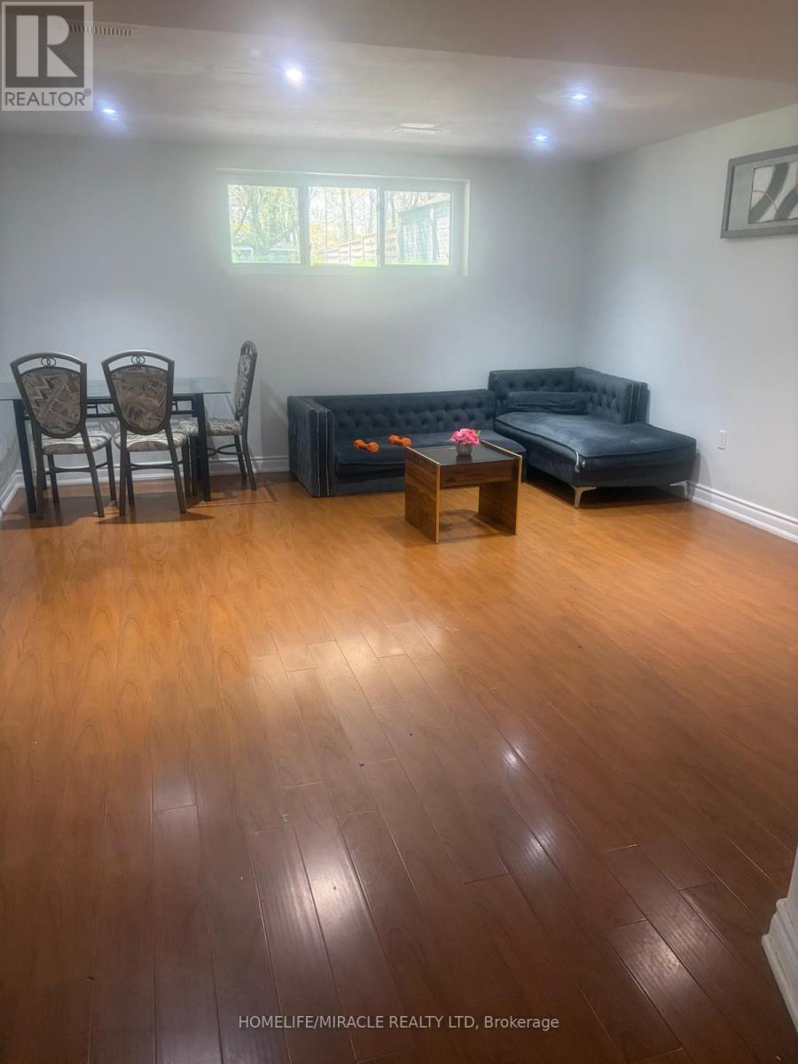 10 EAGLEWING COURT E