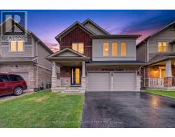 121 BLACKWELL CRESCENT, Oshawa, Ontario