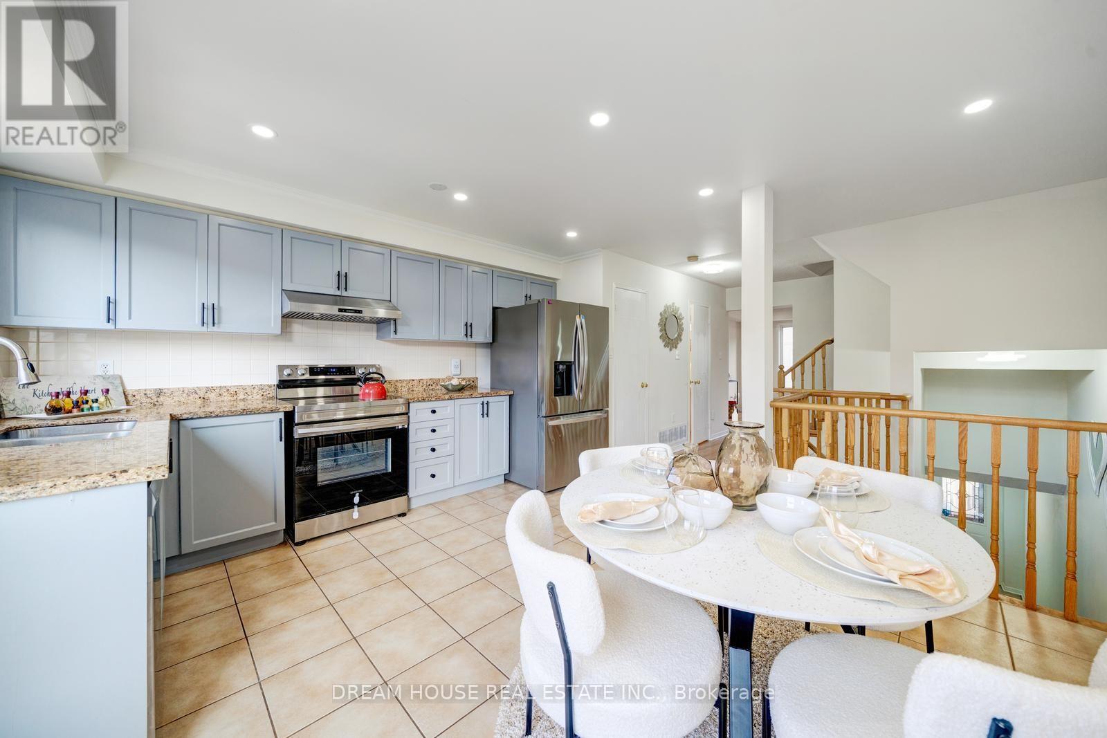 68 Mcgonigal Lane, Ajax, Ontario  L1T 4G9 - Photo 11 - E13707716