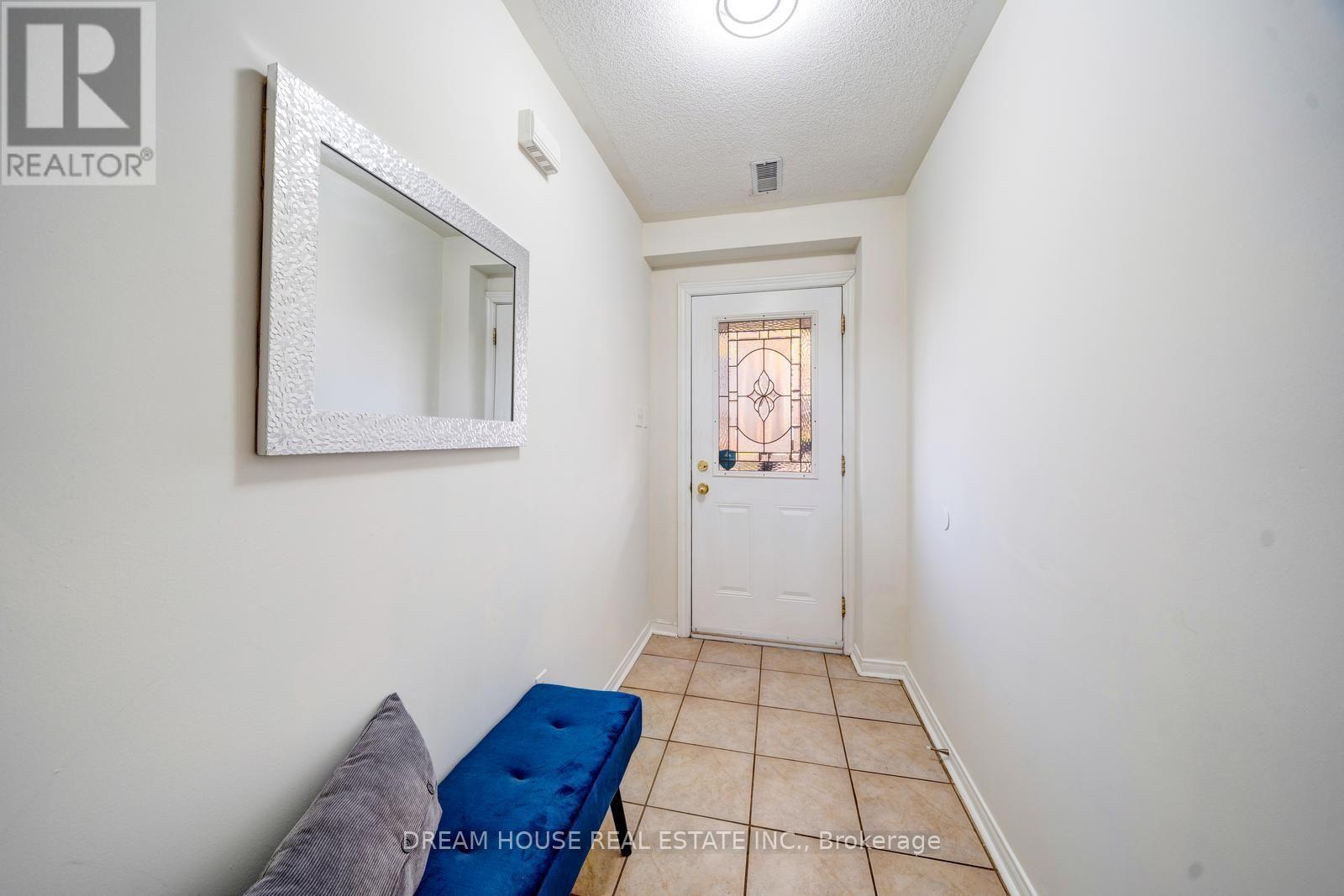 68 Mcgonigal Lane, Ajax, Ontario  L1T 4G9 - Photo 2 - E13707716