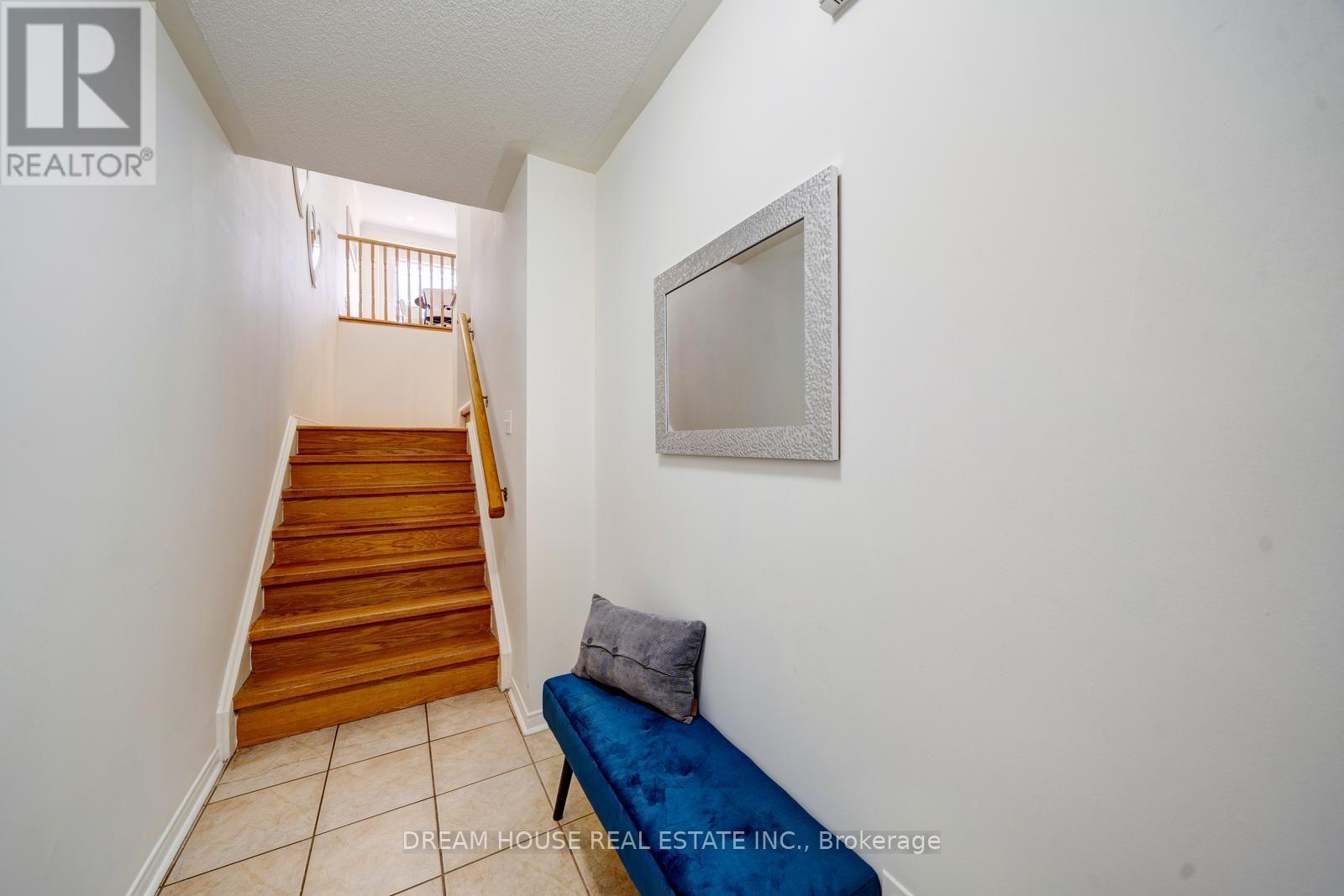 68 Mcgonigal Lane, Ajax, Ontario  L1T 4G9 - Photo 3 - E13707716