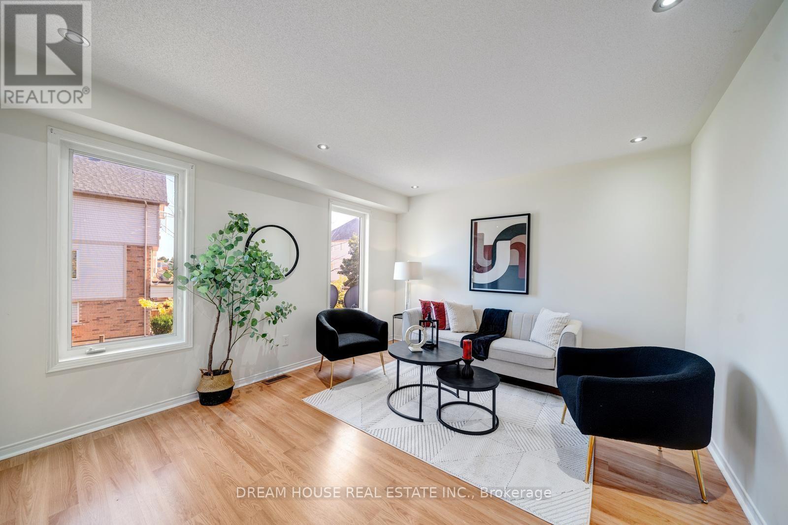 68 Mcgonigal Lane, Ajax, Ontario  L1T 4G9 - Photo 4 - E13707716