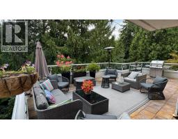 8 2425 EDGEMONT BOULEVARD, North Vancouver, British Columbia