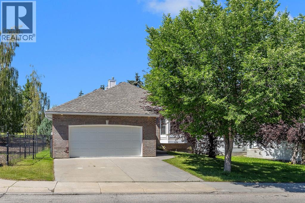 694 Panorama Hills Drive NW, Calgary, Alberta  T3E 8G8 - Photo 2 - A2330176