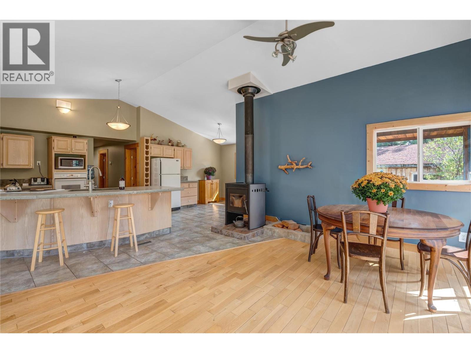 28 Deans Road, Summerland, British Columbia  V0H 1Z8 - Photo 4 - 10390522