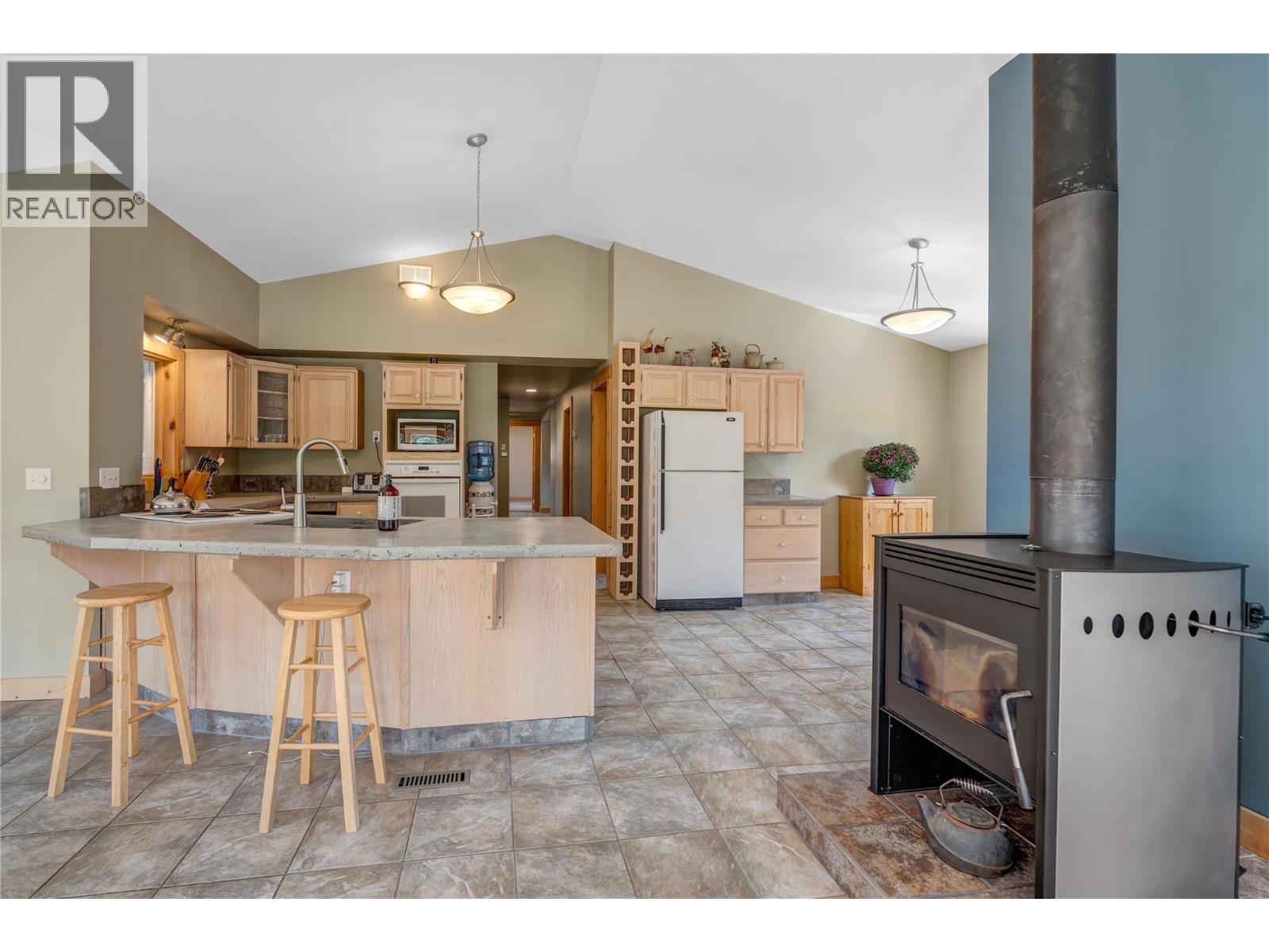 28 Deans Road, Summerland, British Columbia  V0H 1Z8 - Photo 9 - 10390522