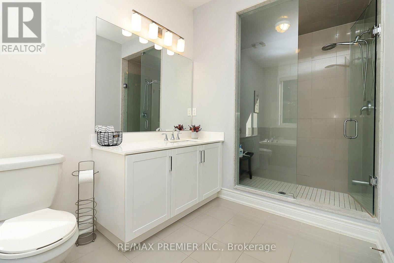 39 Caliber Court, King, Ontario  L0G 1N0 - Photo 11 - N13707584