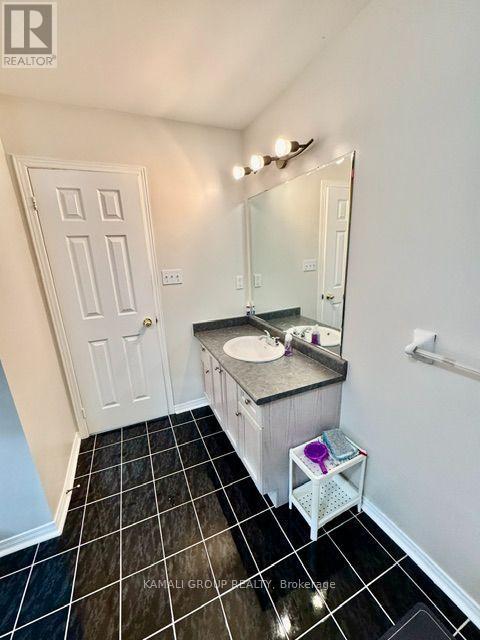 300 Flagstone Way, Newmarket, Ontario  L3X 2R8 - Photo 18 - N13707648