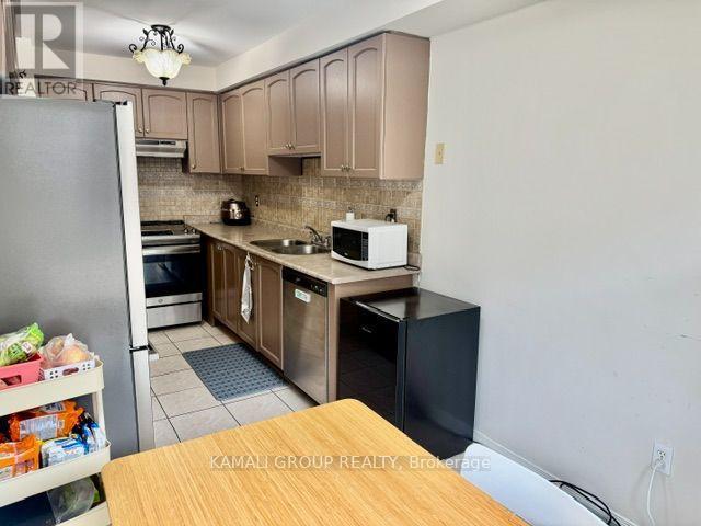 300 Flagstone Way, Newmarket, Ontario  L3X 2R8 - Photo 7 - N13707648