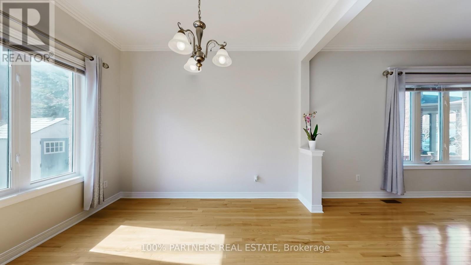 62 Macedonia Court, Newmarket, Ontario  L3X 2W8 - Photo 5 - N13707696