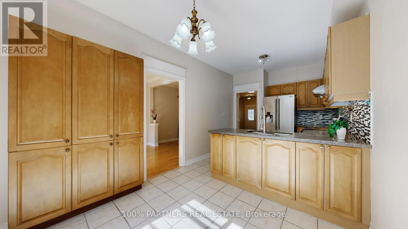 62 Macedonia Court, Newmarket, Ontario  L3X 2W8 - Photo 9 - N13707696