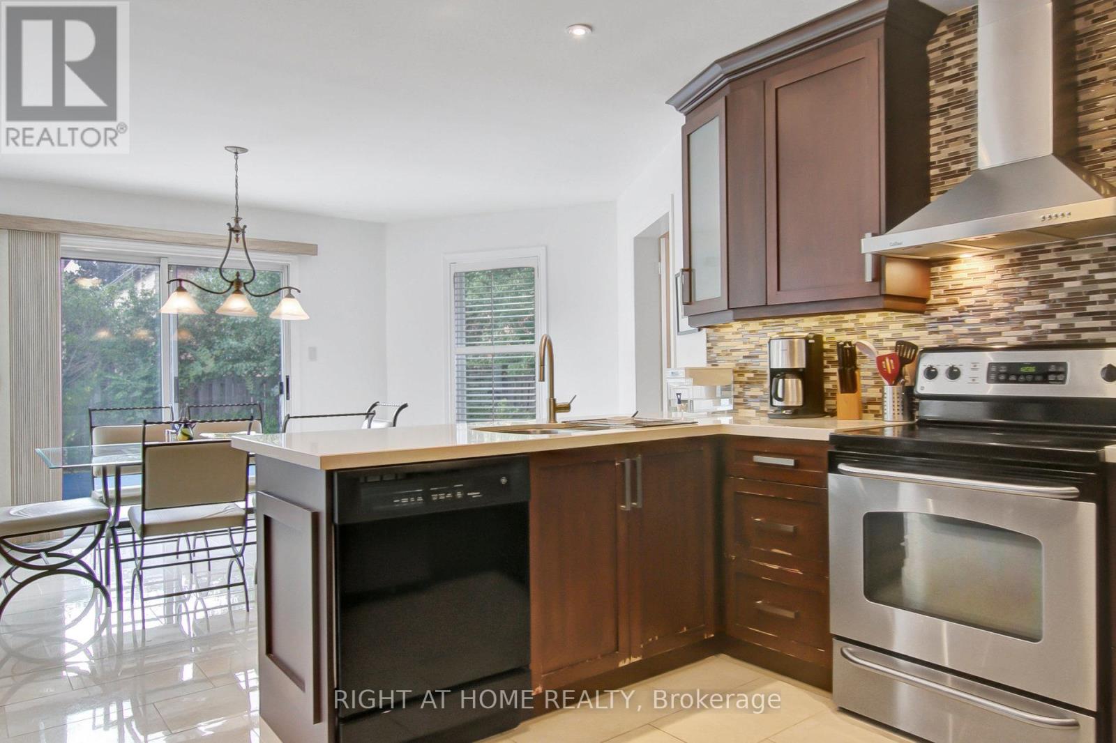 53 Waltham Crescent, Richmond Hill, Ontario  L4B 1Z3 - Photo 23 - N13707700