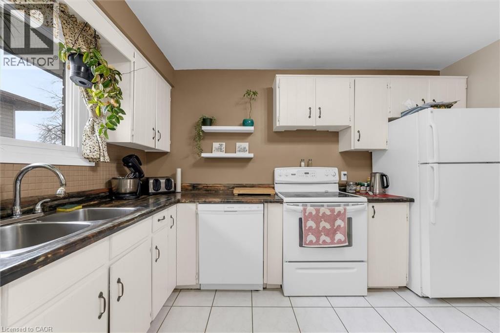 7506 Jubilee Drive, Niagara Falls, Ontario  L2G 7J5 - Photo 9 - 40851911