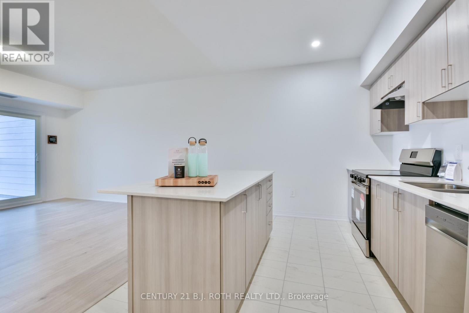 605 - 15 Kneeshaw Drive, Barrie, Ontario  L9J 0J8 - Photo 8 - S13707668