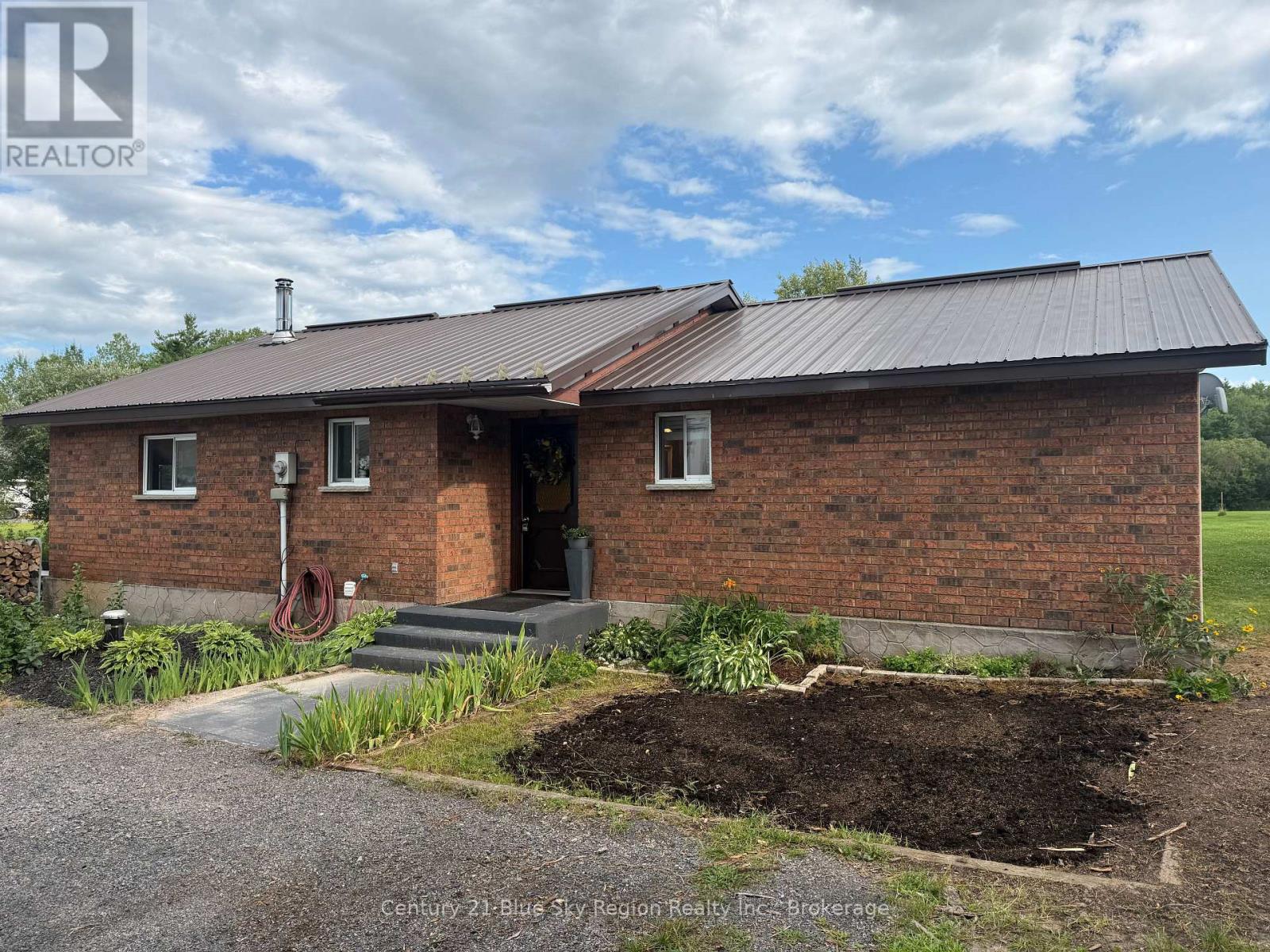 747 Derland Road, East Ferris, Ontario  P0H 1K0 - Photo 3 - X13241244