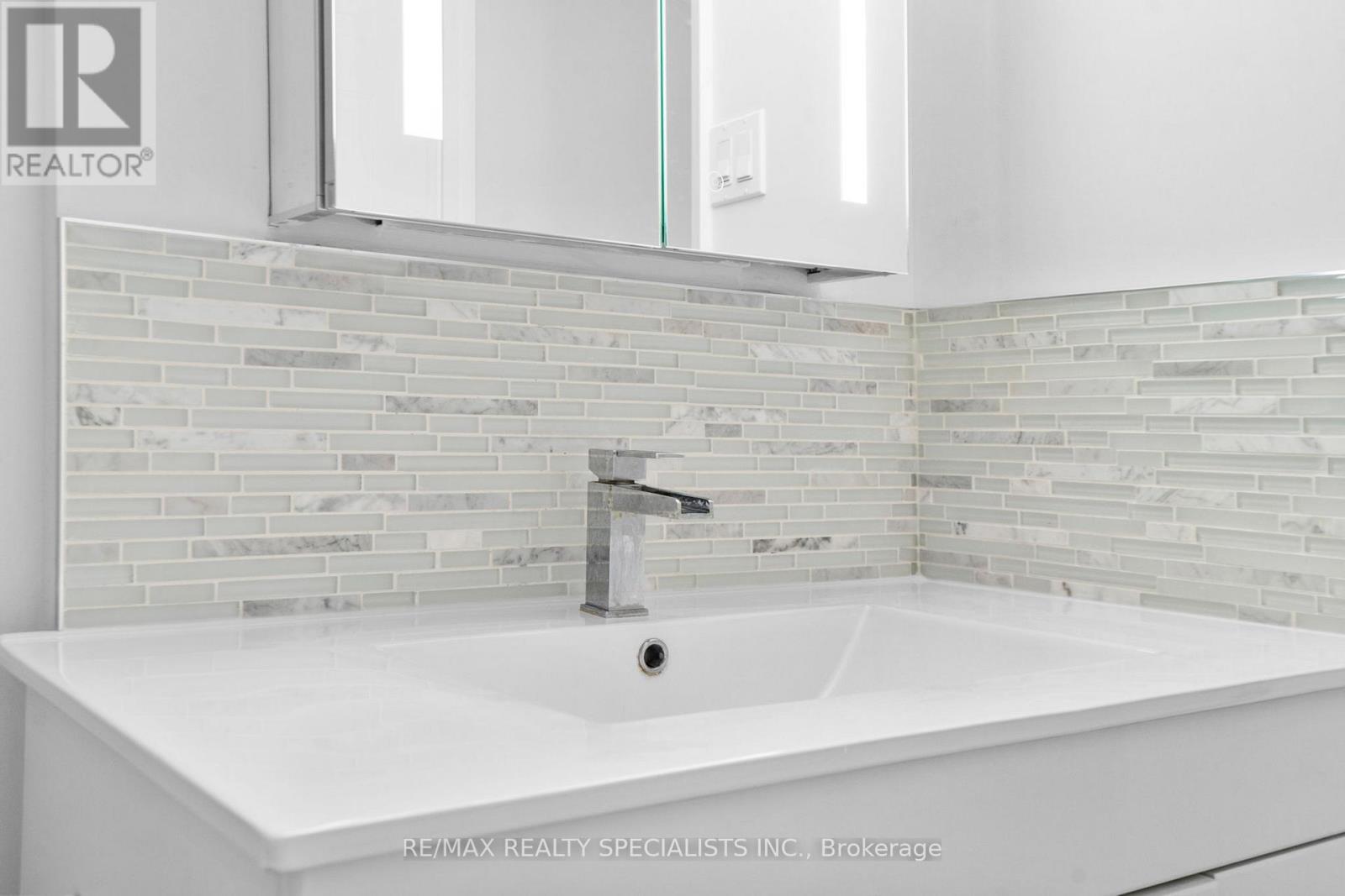 1409 - 25 Fairview Road W, Mississauga, Ontario  L5B 3Y8 - Photo 18 - W13707546