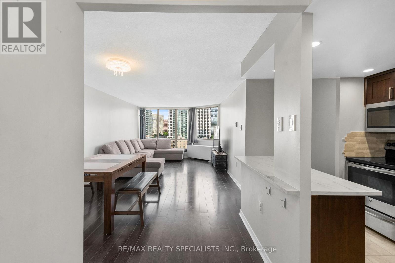 1409 - 25 Fairview Road W, Mississauga, Ontario  L5B 3Y8 - Photo 3 - W13707546