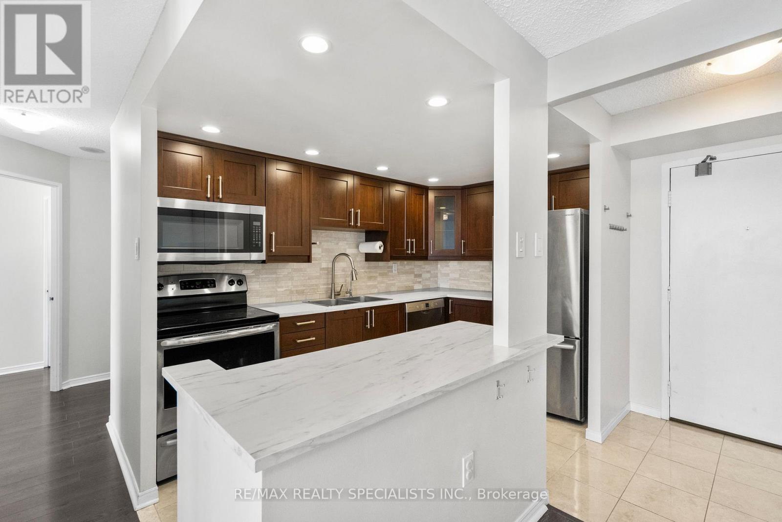 1409 - 25 Fairview Road W, Mississauga, Ontario  L5B 3Y8 - Photo 4 - W13707546