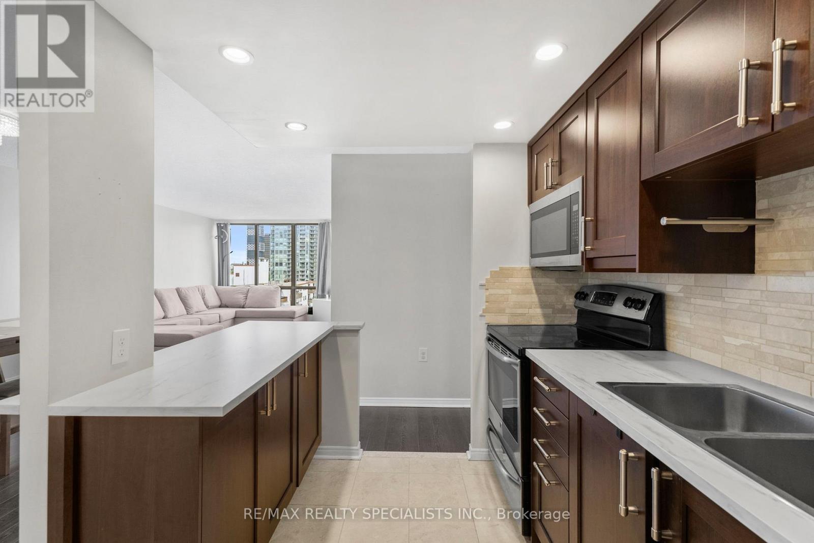 1409 - 25 Fairview Road W, Mississauga, Ontario  L5B 3Y8 - Photo 6 - W13707546