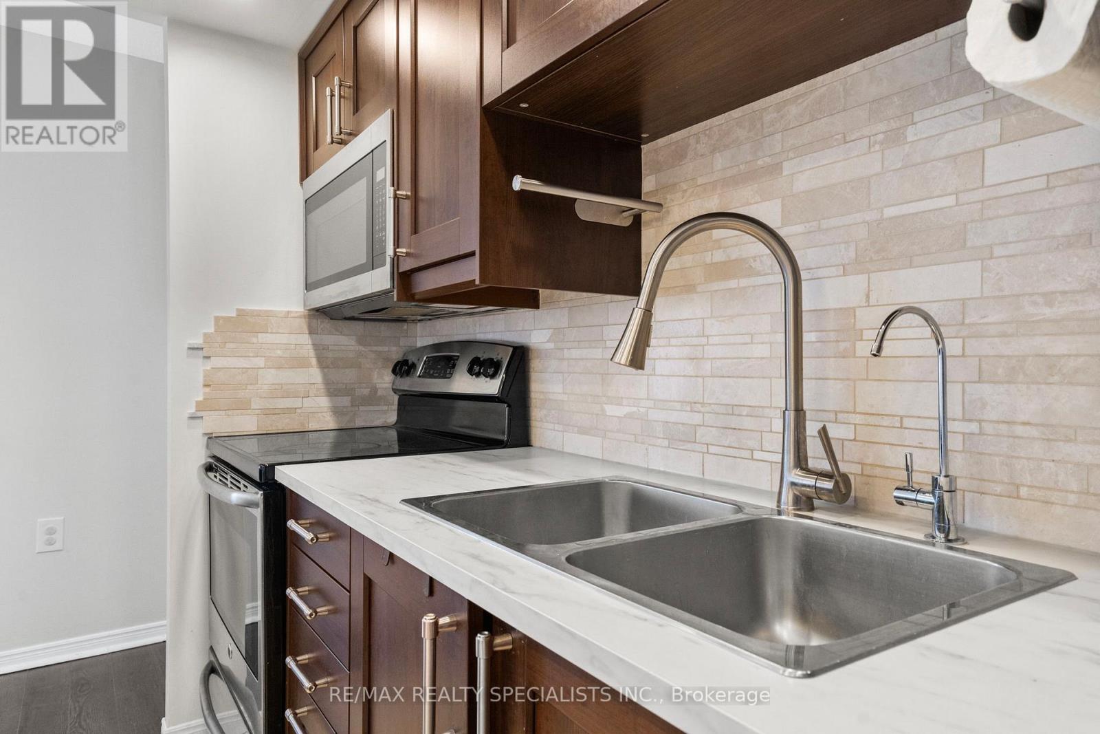 1409 - 25 Fairview Road W, Mississauga, Ontario  L5B 3Y8 - Photo 7 - W13707546