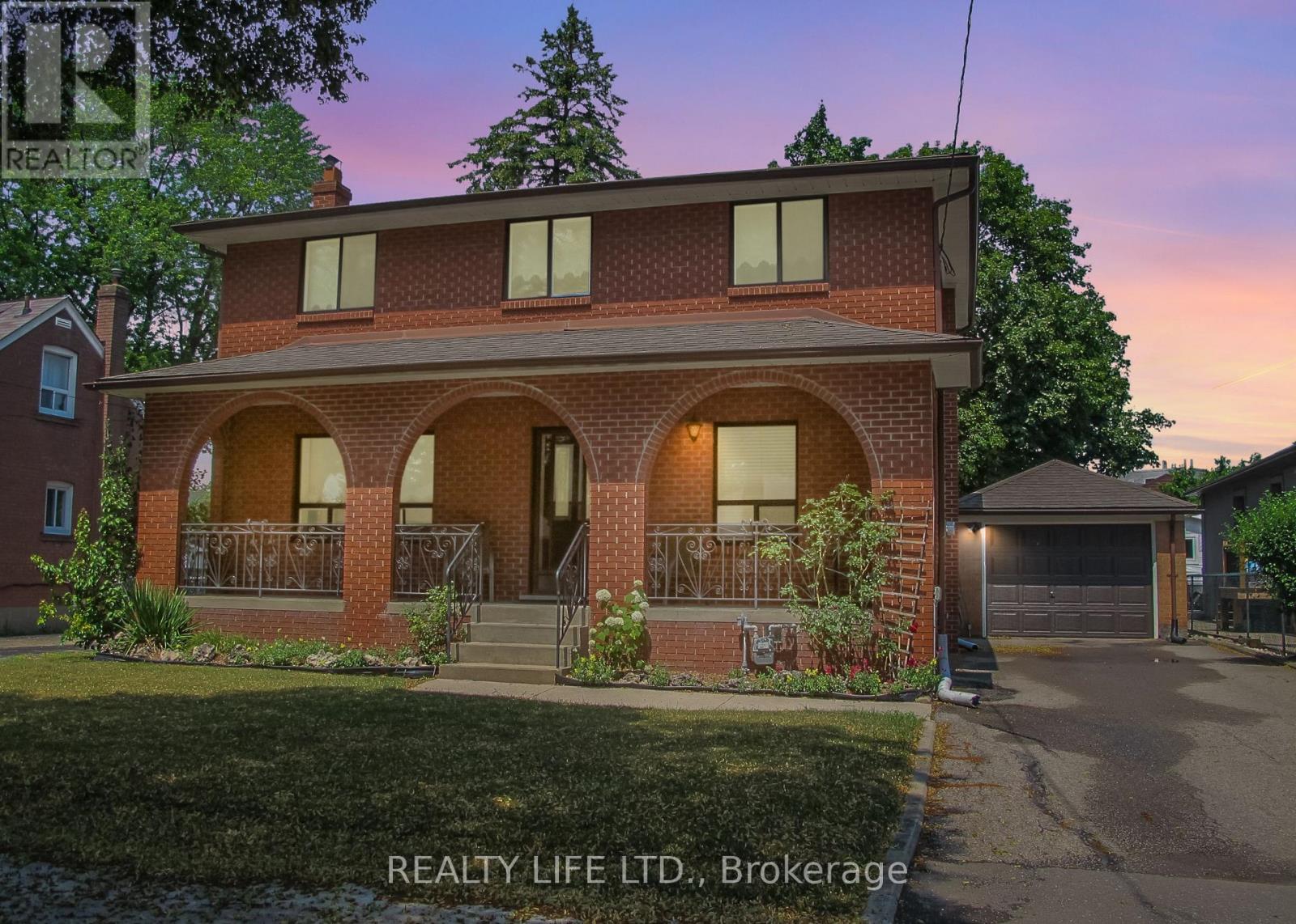4 Rosalie Avenue, Toronto, Ontario  M3L 1C5 - Photo 2 - W13707564
