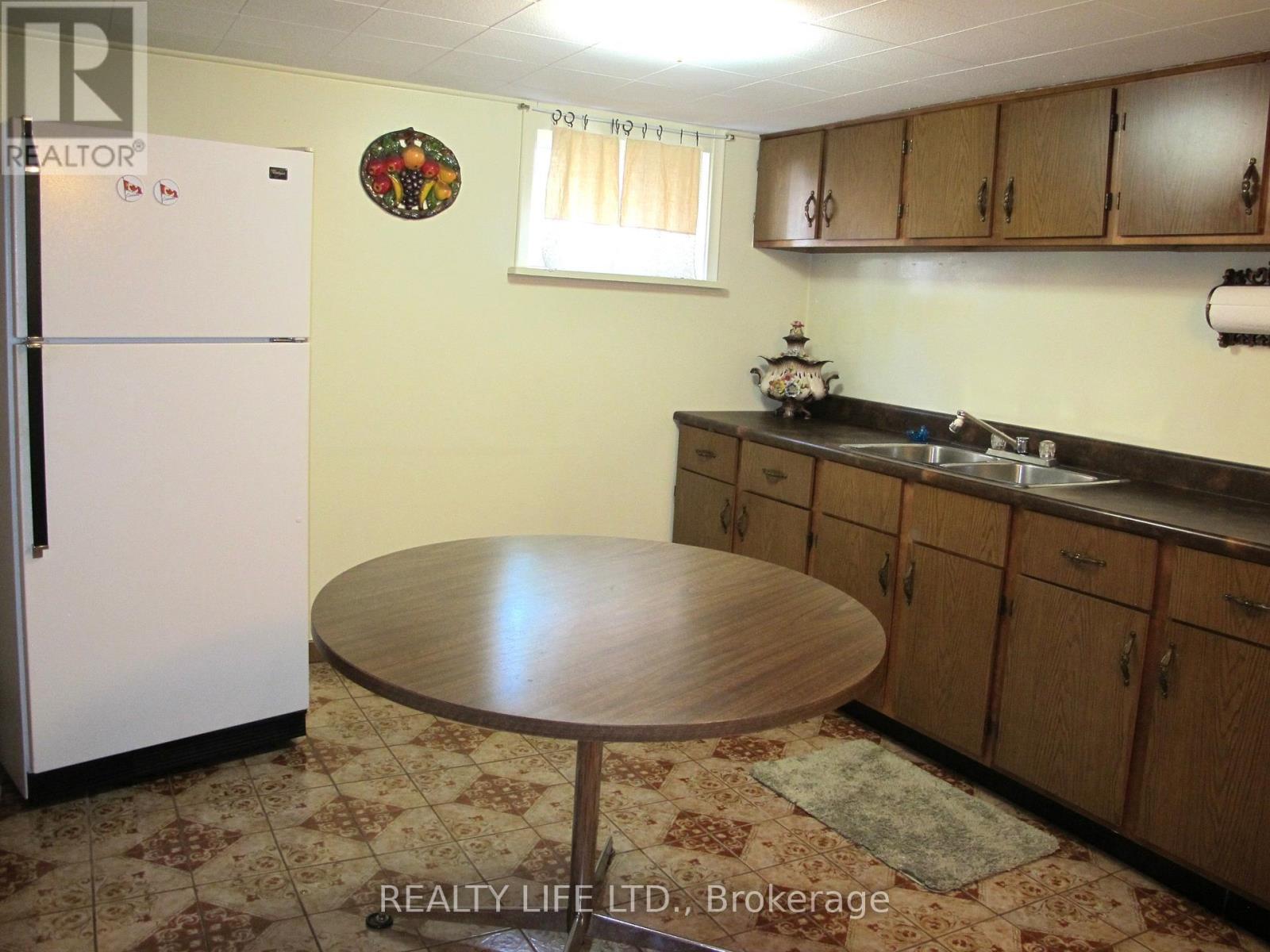 4 Rosalie Avenue, Toronto, Ontario  M3L 1C5 - Photo 29 - W13707564