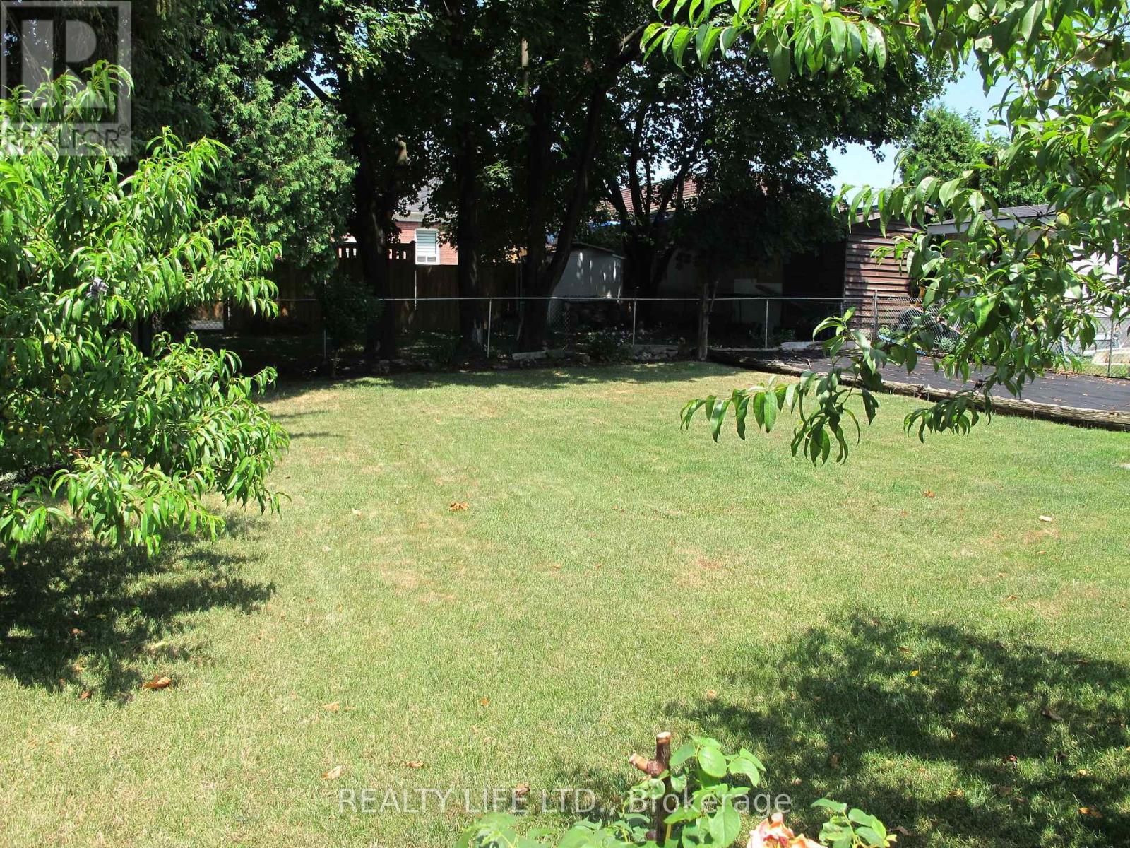 4 Rosalie Avenue, Toronto, Ontario  M3L 1C5 - Photo 39 - W13707564