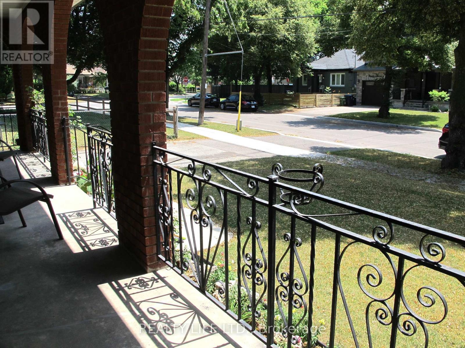 4 Rosalie Avenue, Toronto, Ontario  M3L 1C5 - Photo 45 - W13707564