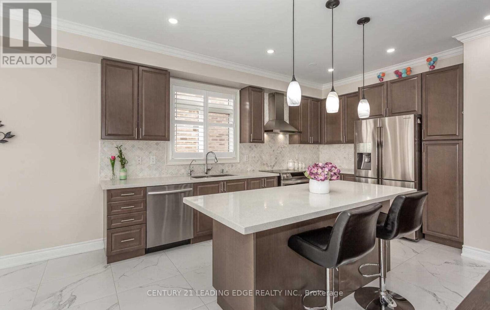 7 Vetch Street, Brampton, Ontario  L6Y 0E3 - Photo 9 - W13707578