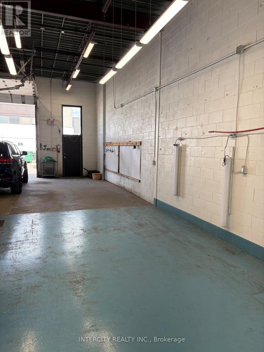 16 - 101 Toro Road, Toronto, Ontario  M3J 2Z1 - Photo 8 - W13707592