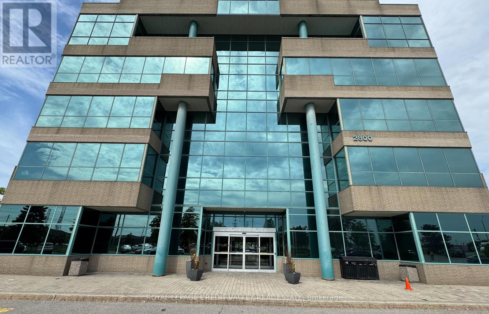 205 - 2800 Skymark Avenue, Mississauga, Ontario  L4W 5A6 - Photo 2 - W13707604