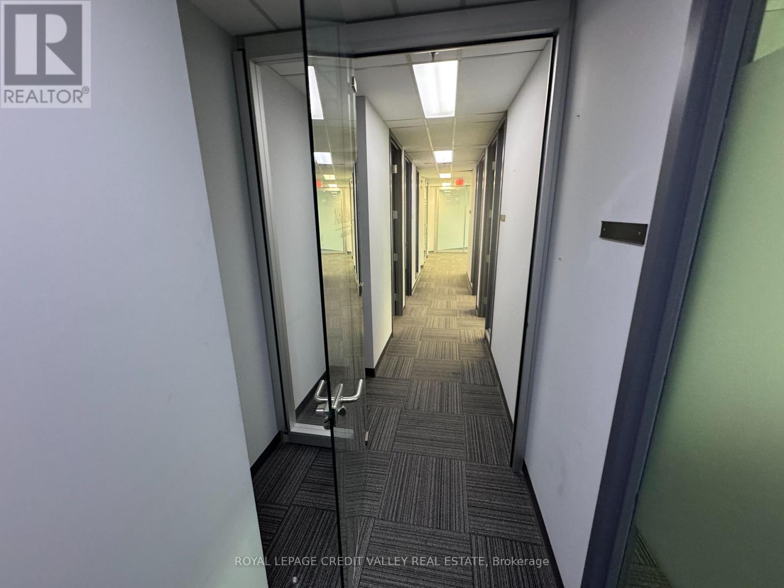 205 - 2800 Skymark Avenue, Mississauga, Ontario  L4W 5A6 - Photo 4 - W13707604