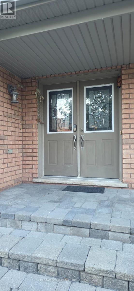 57 River Rock Crescent, Brampton, Ontario  L7A 2W9 - Photo 2 - W13707706