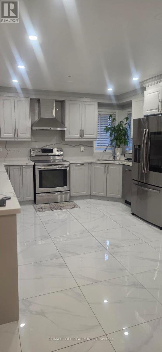 57 River Rock Crescent, Brampton, Ontario  L7A 2W9 - Photo 4 - W13707706