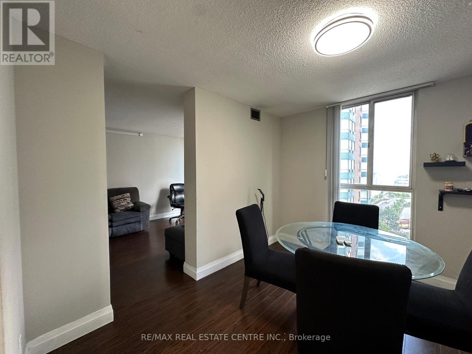 912 - 155 Hillcrest Avenue, Mississauga, Ontario  L5B 3Z2 - Photo 4 - W13707728